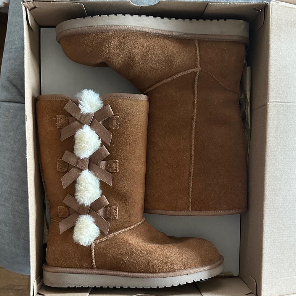 Koolaburra Tan Suede Winter Boots with Bow Accents
